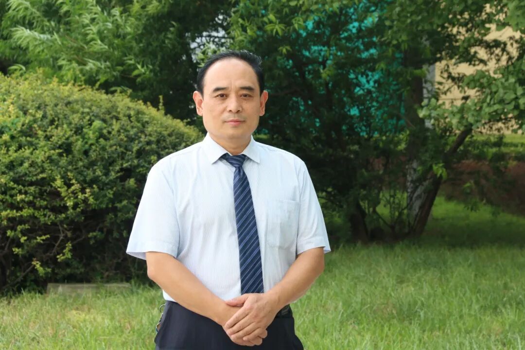 271教育|【榜样教师】孟祥忠：潜心育人守初心 俯首耕耘育桃李