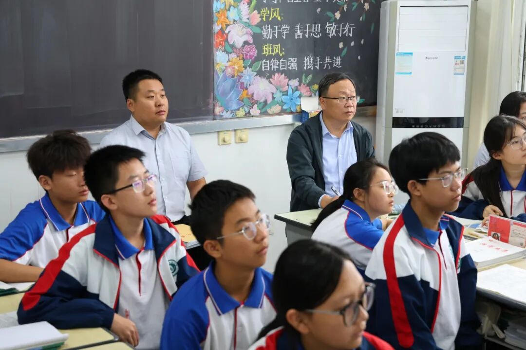 271教育|昌乐二中：县教研中心领导专家来我校开展初中教学视导